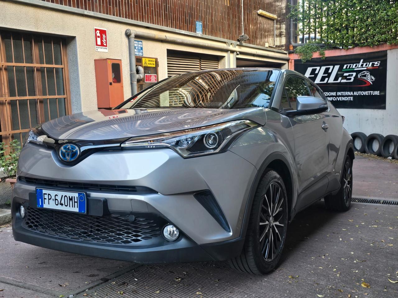 Toyota C-HR 1.8 Hybrid E-CVT Trend - UNICO PROPRIETARIO