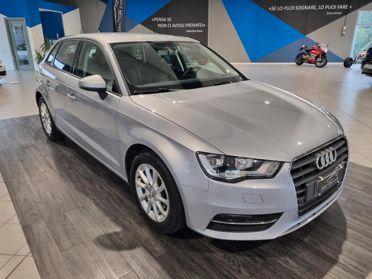 Audi A3 Sportback 1.6 tdi Attraction 110cv