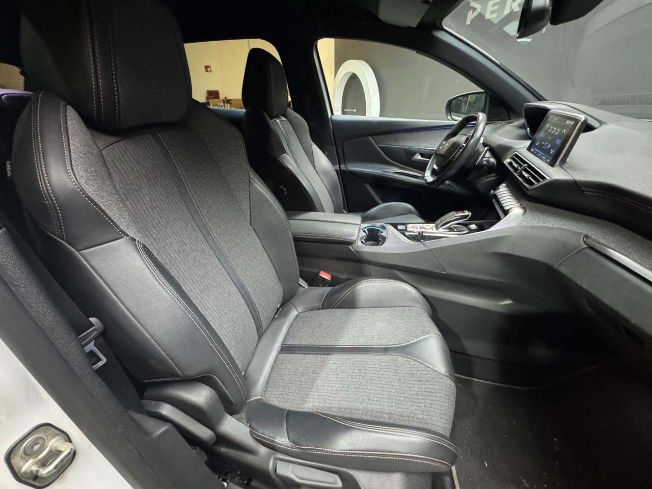 PEUGEOT 3008 BlueHDi 130 S&S EAT8