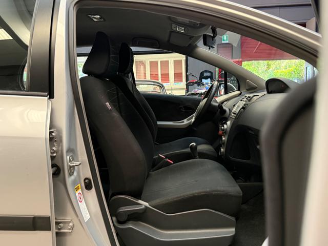TOYOTA Yaris 1.0 5 porte Sol