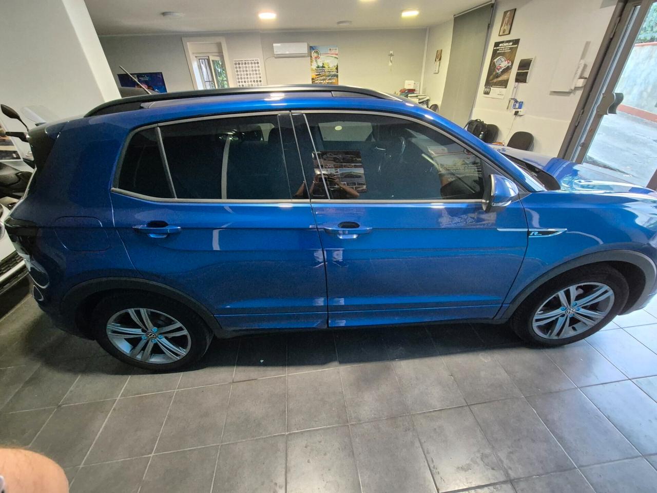 Volkswagen T-Cross 1.0 TSI R LINE