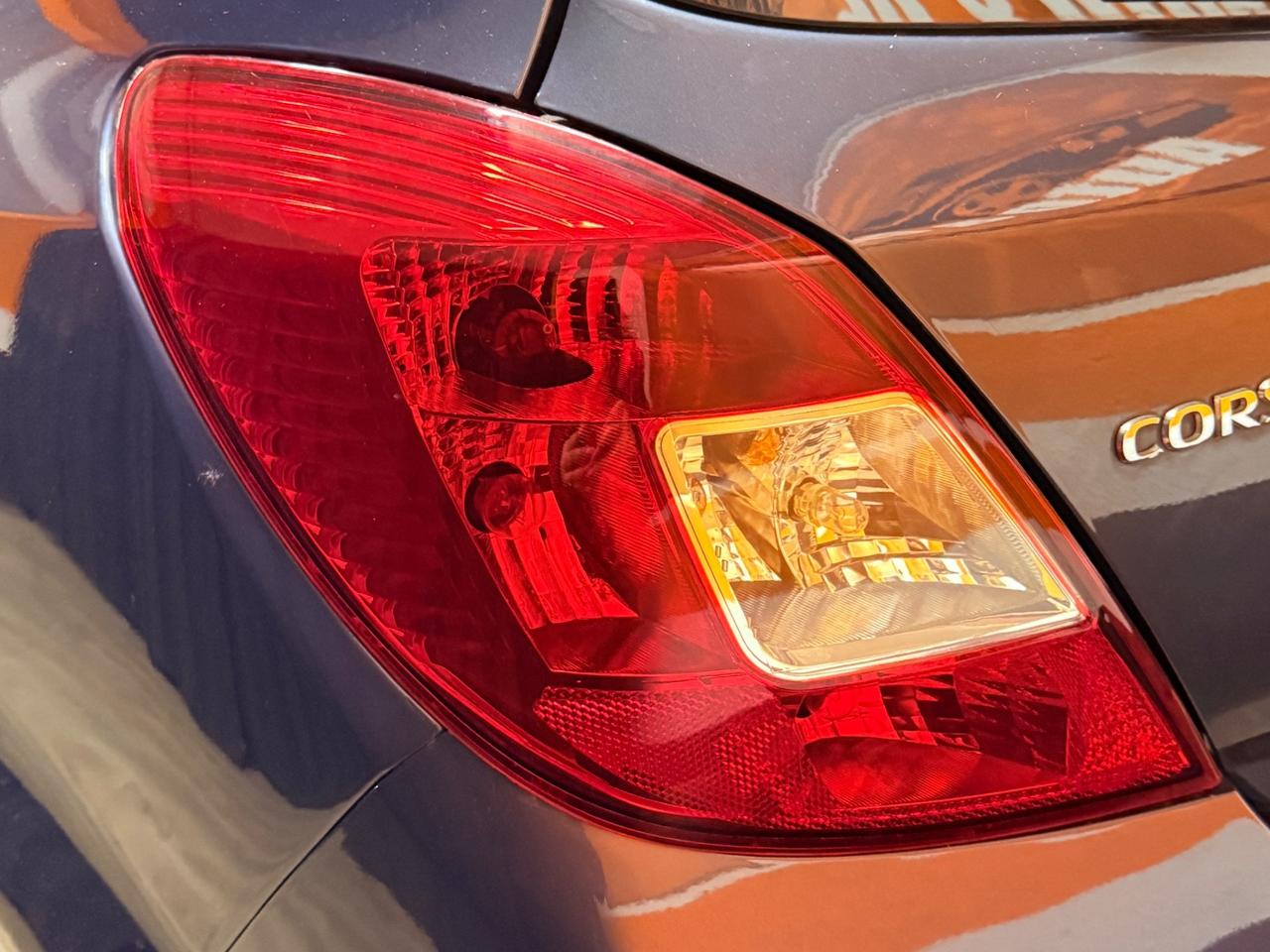 SPETTACOLARE OPEL CORSA 111 ANNIVERSARIO CON 72.498 KM