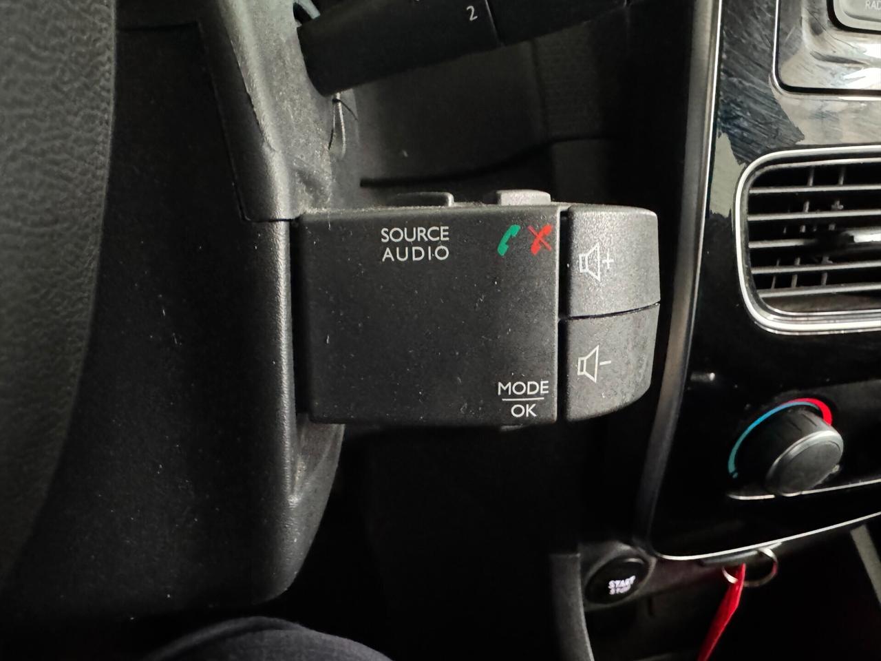 Renault Clio 1.2 75CV benzina 5 porte Life - OK NEOPATENTATI/E!