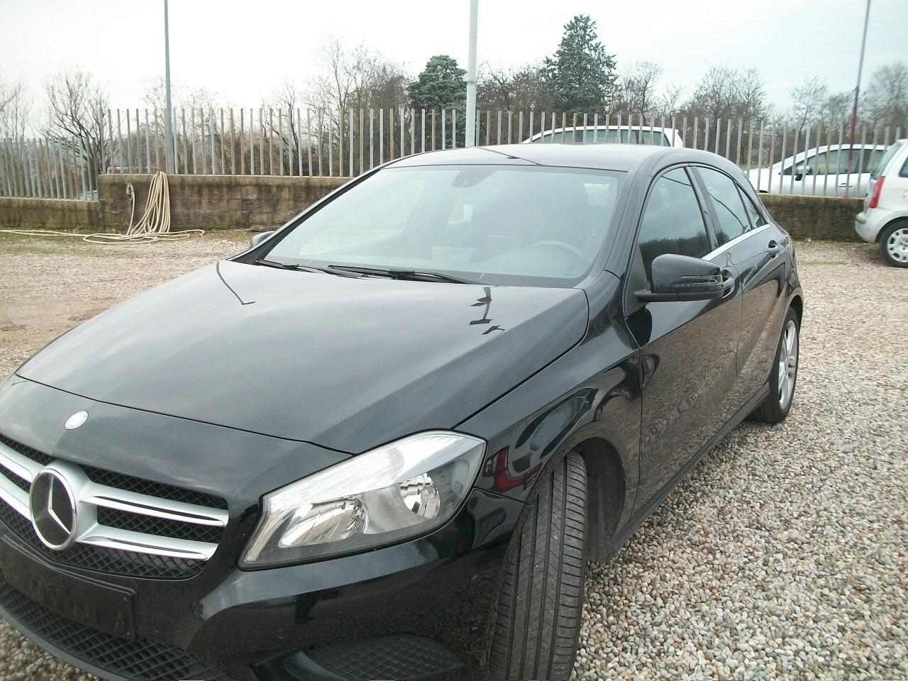 Mercedes-benz A 180 Premium CC 1595 KW 90 HP 122 KM 97650 TALIANDATI GARANZIA UN ANNO BENZINA EURO 06 NERA