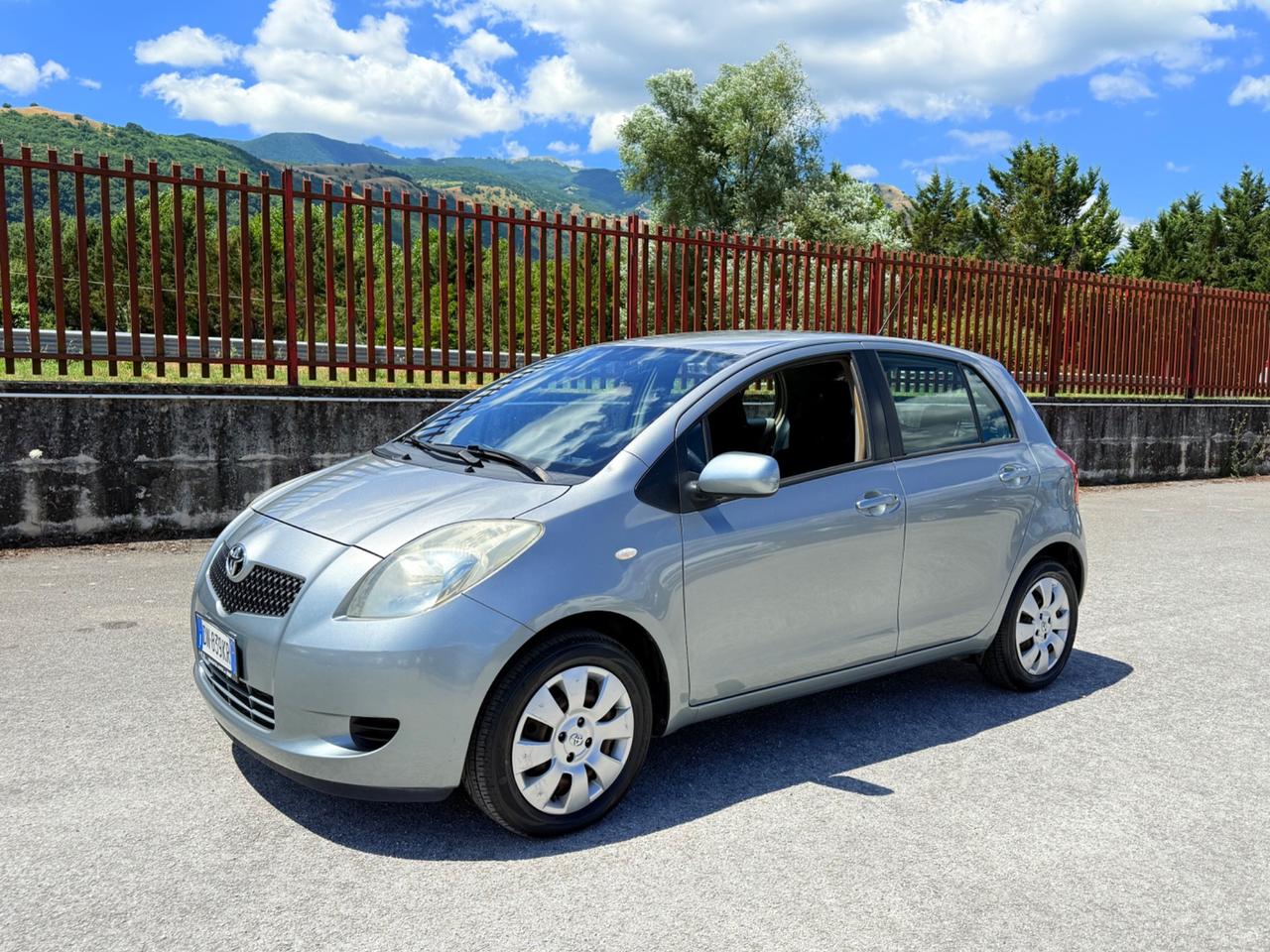 Toyota Yaris 1.0 5 porte Sol