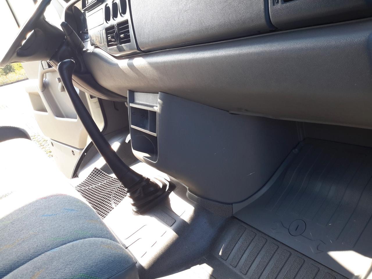 CAMION VELA Volkswagen Transporter 2.0 TDI
