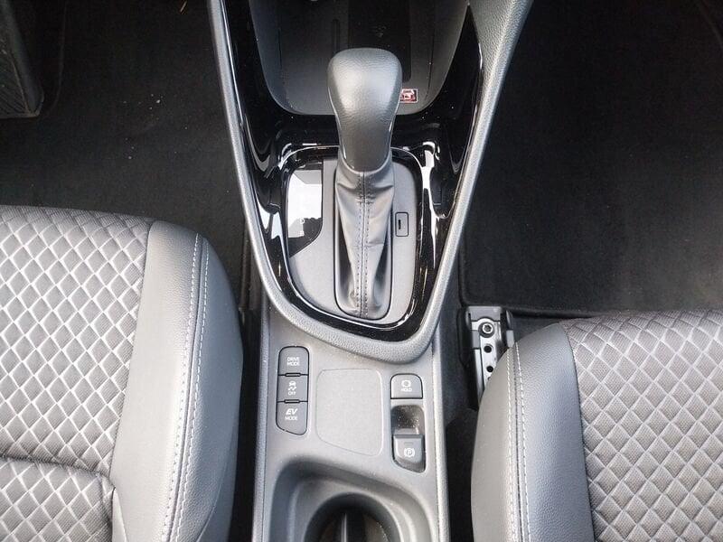 Toyota Yaris Yaris 1.5h Trend