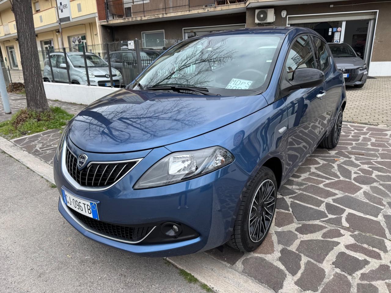 Lancia Ypsilon 1.0 FireFly 5 porte S&S Hybrid Alberta Ferretti