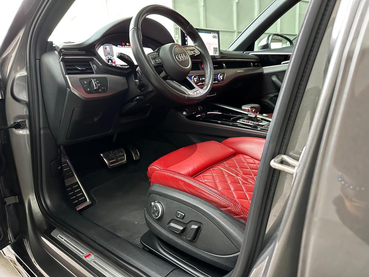 Audi A4 Avant 45 TDI quattro tiptronic S line edition