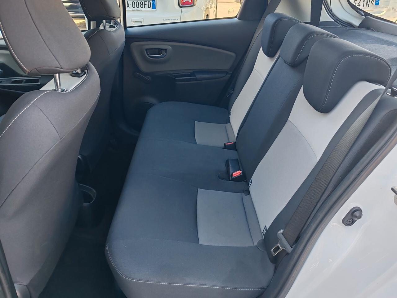 Toyota Yaris 1.5 Hybrid Business