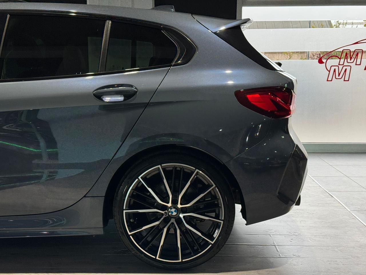 Bmw 118d 5p. M-Sport Shadow Line
