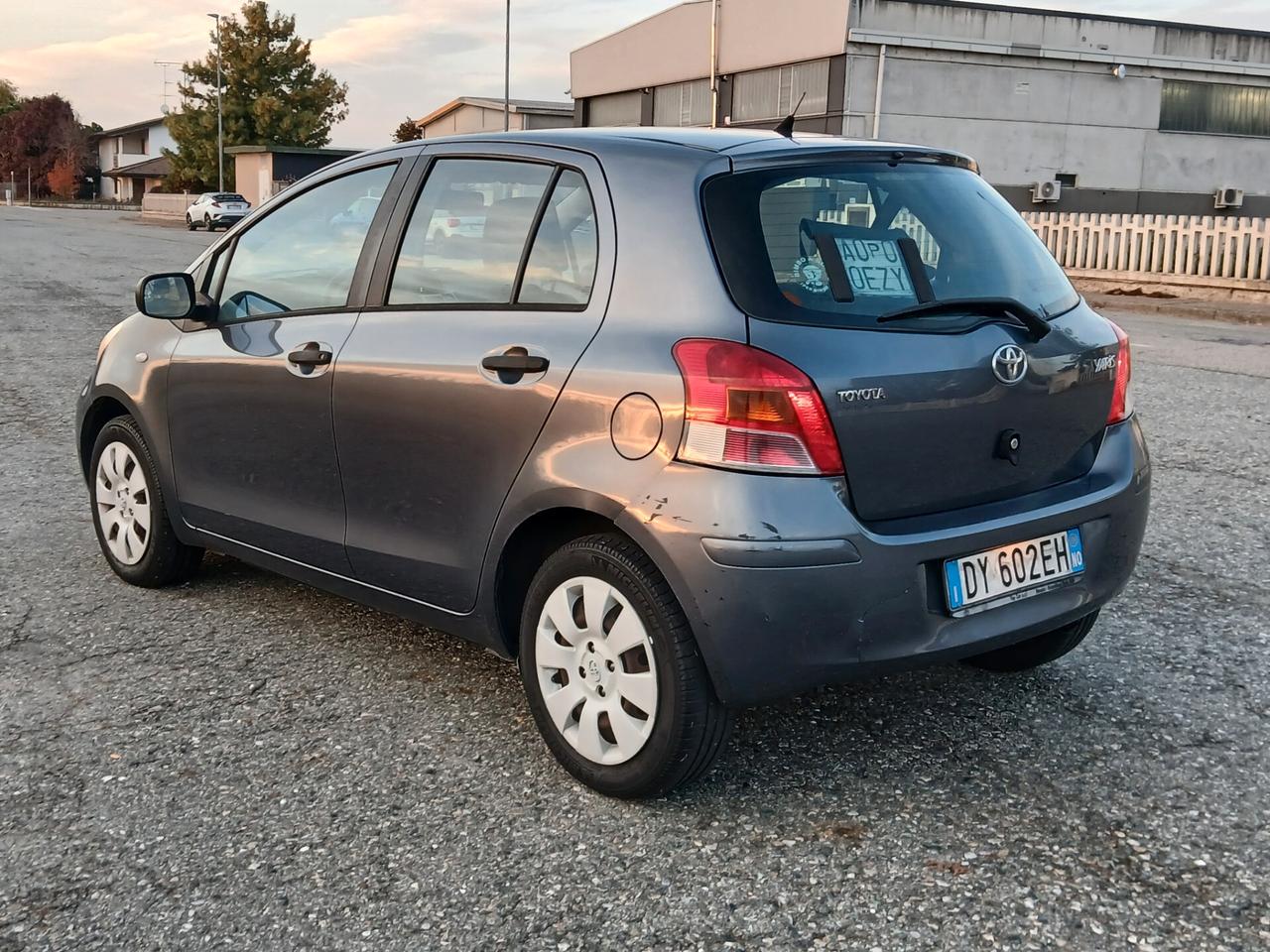 Toyota Yaris 1.0 5 porte
