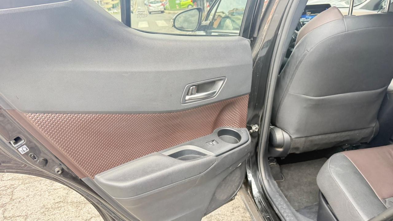 Toyota C-HR 1.8 Hybrid E-CVT Lounge