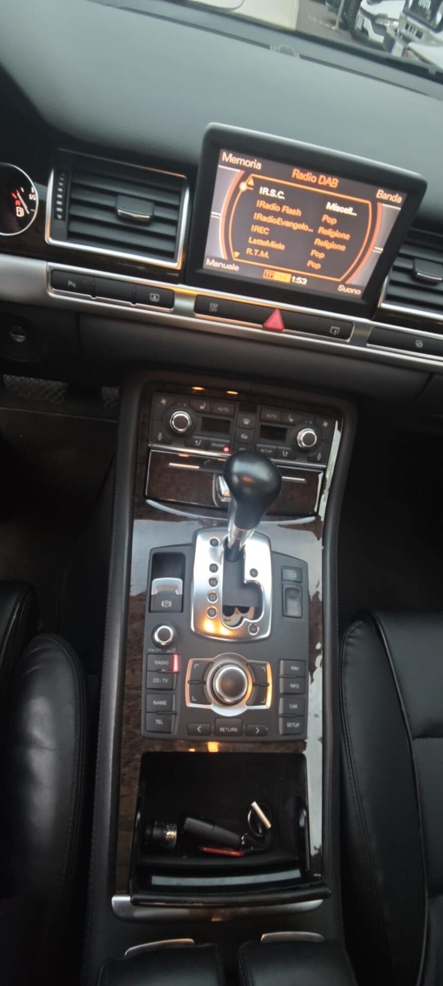 Audi A8 S8 5.2 V10 quattro tiptronic