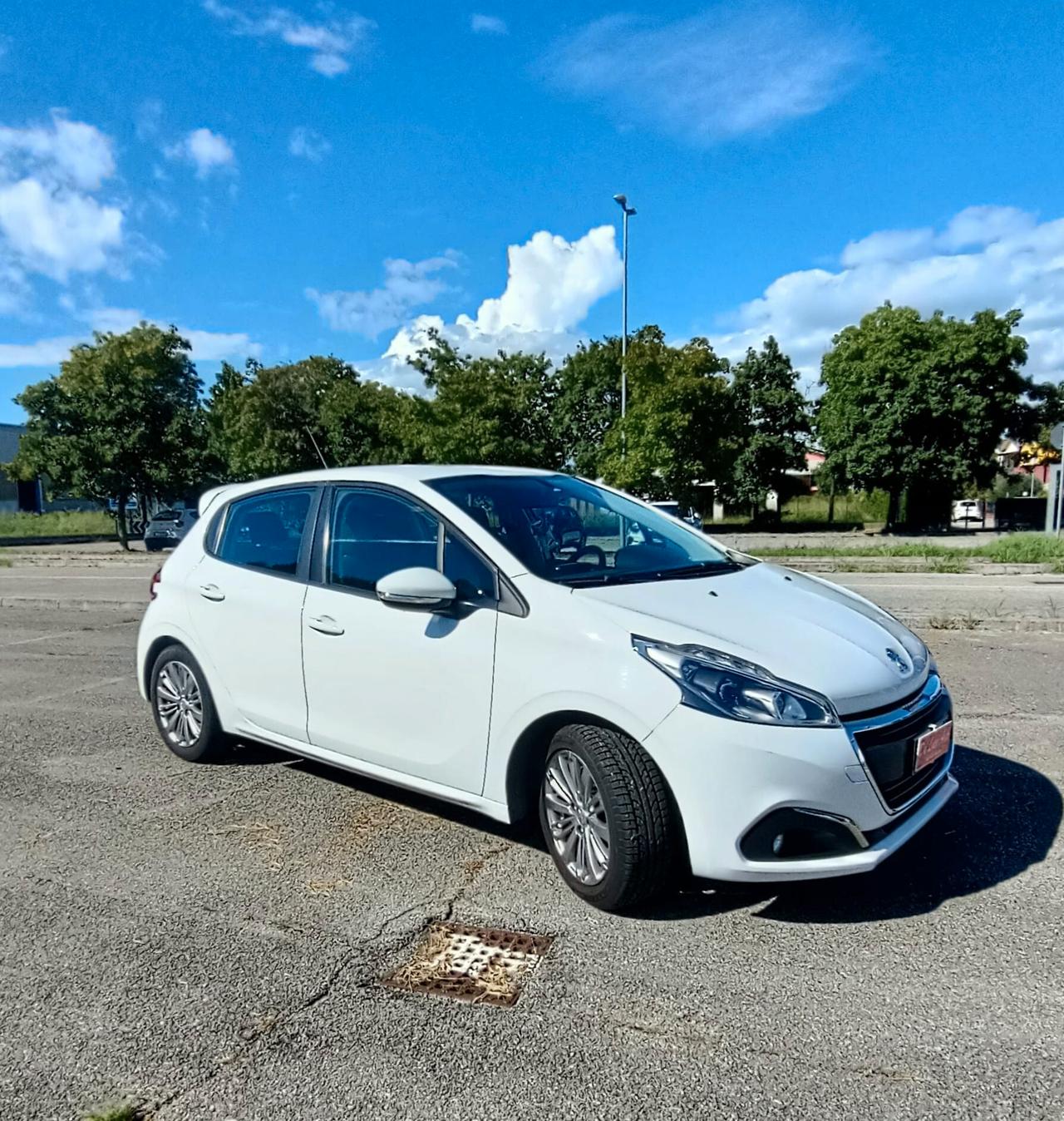 Peugeot 208 PureTech 82 5 porte Allure