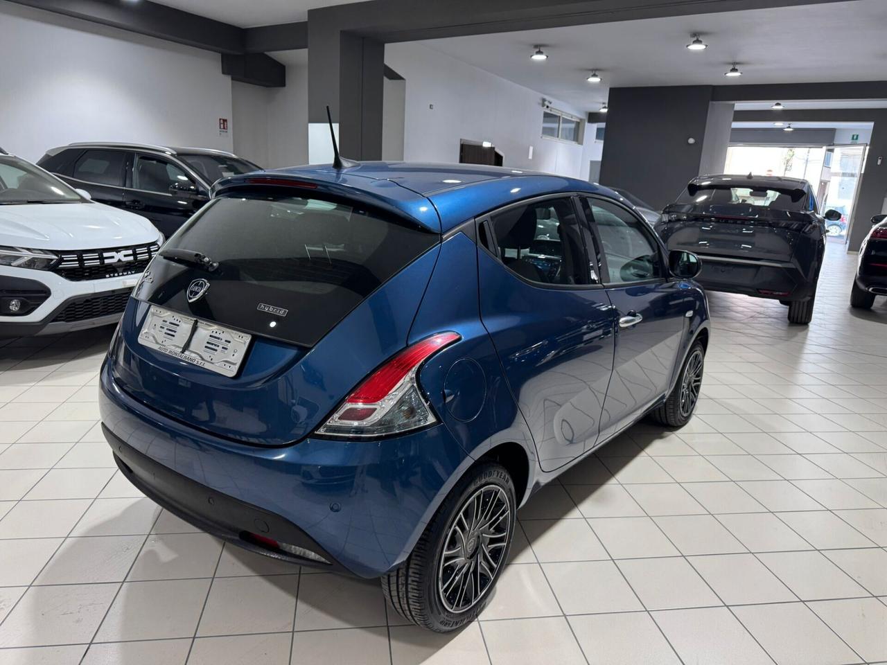 Lancia Ypsilon 1.0 FireFly 5 porte S&S Hybrid Gold