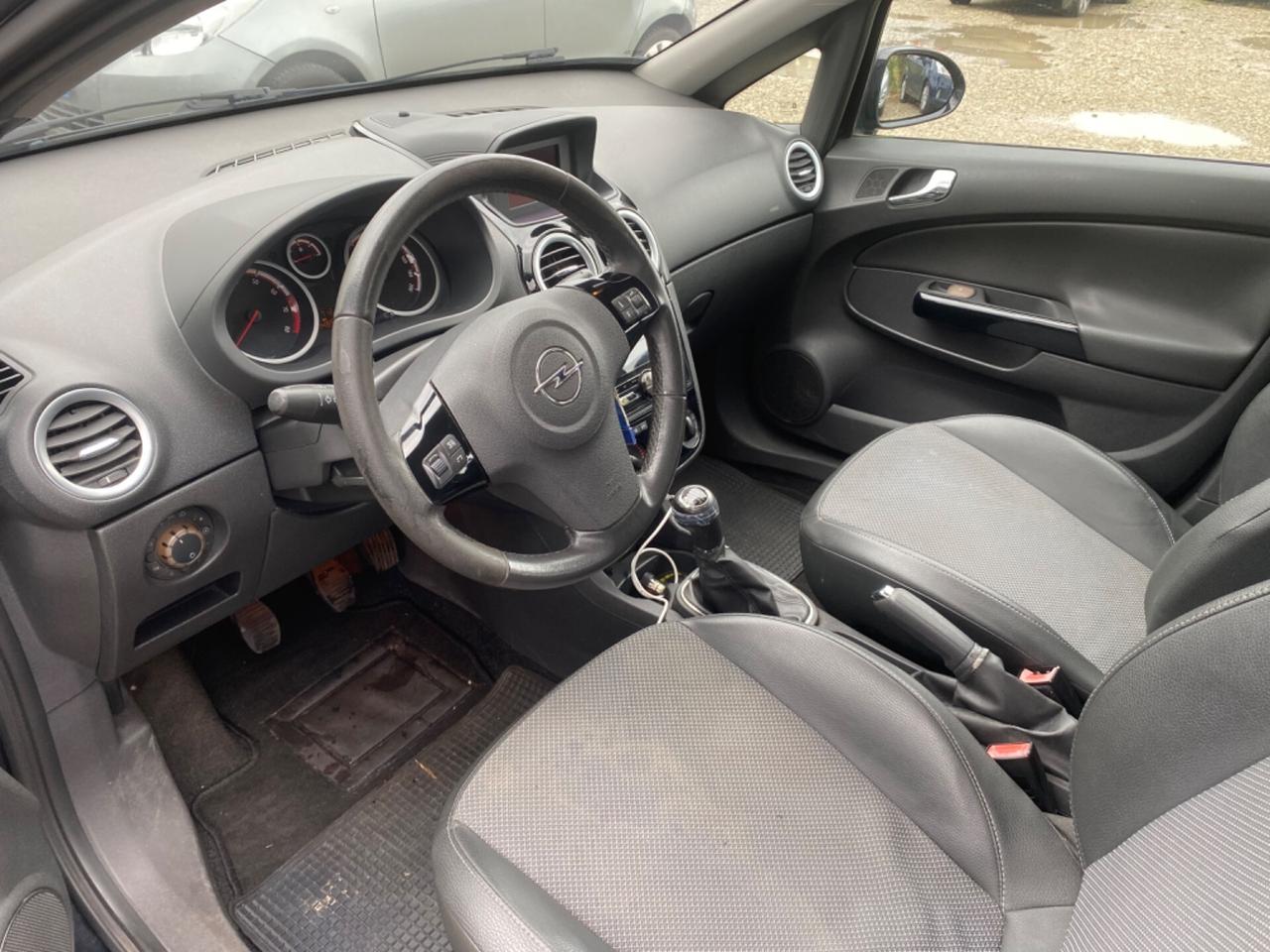 Opel Corsa 1.2 5 porte Club