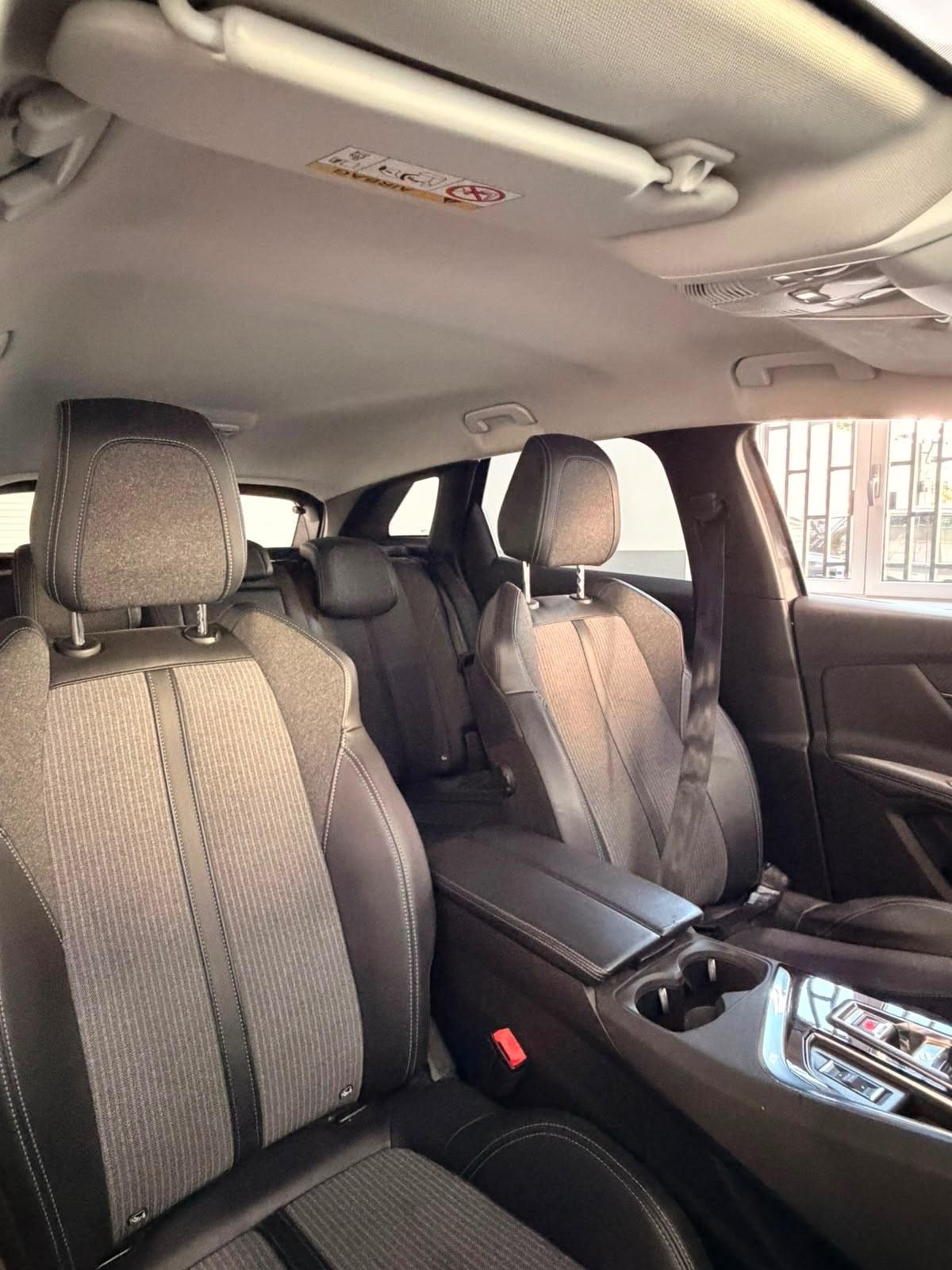 Peugeot 3008 BlueHDi 130 S&S EAT8 Allure