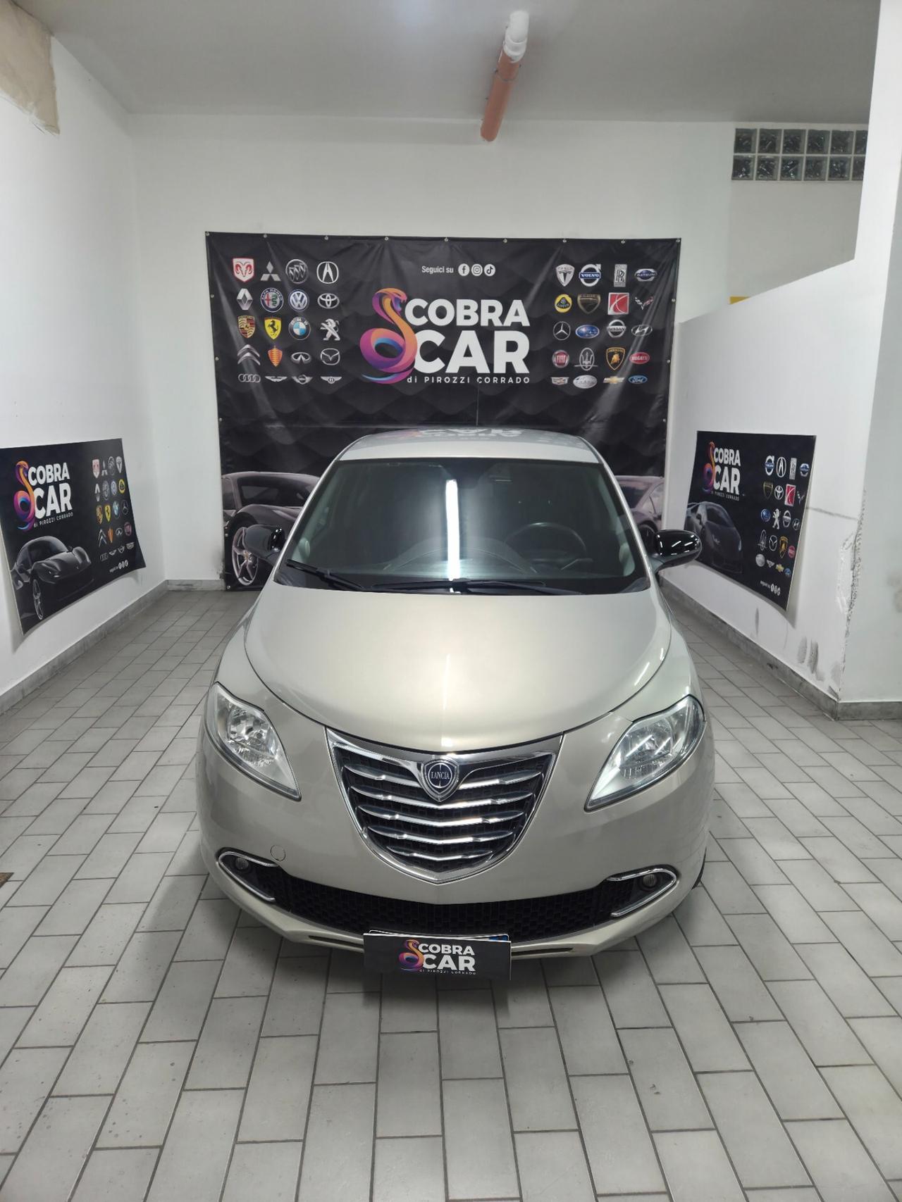 Lancia Ypsilon 0.9 TwinAir 85 CV 5 porte S&S Silver