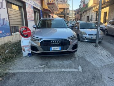 Audi Q3 2.0 TDI 150 CV S tronic line Edition