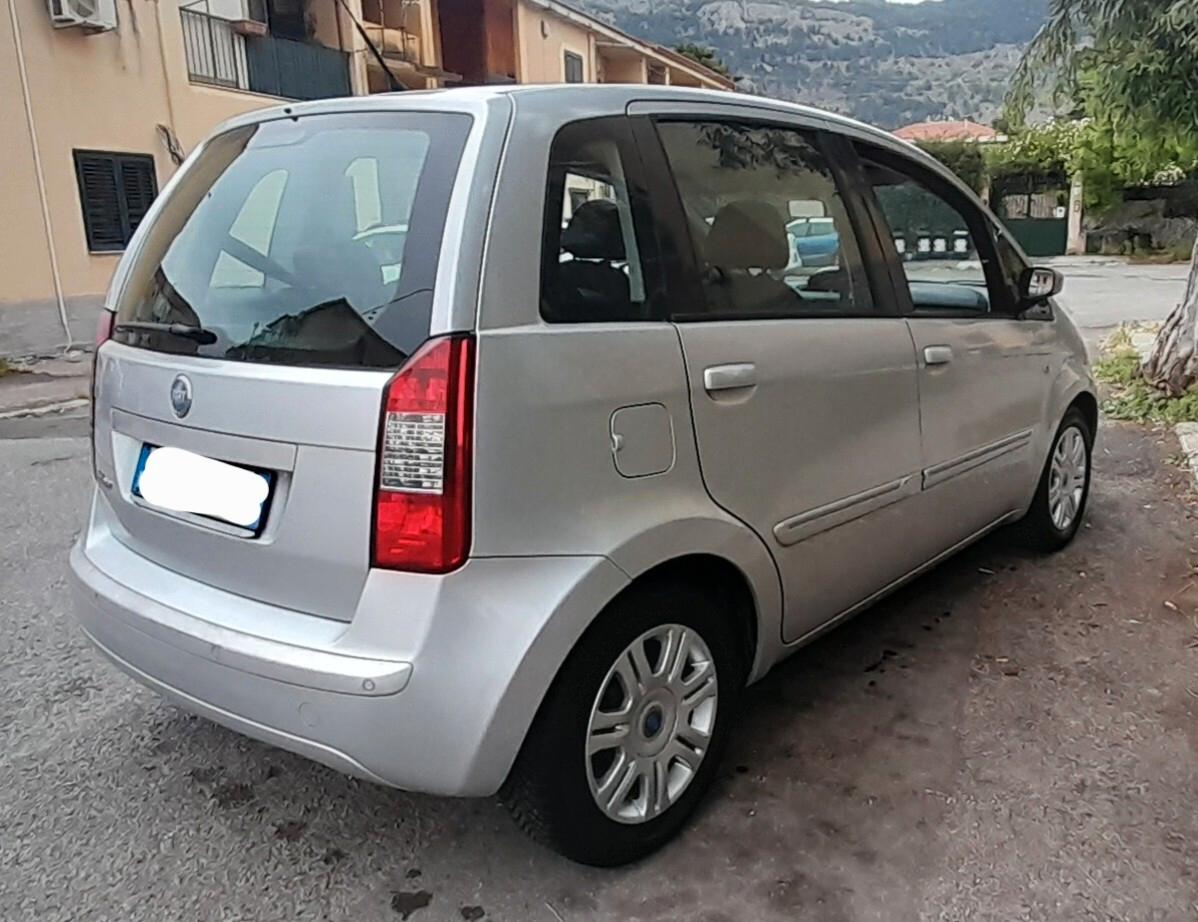 Fiat Idea 1.4 16V BlackMotion