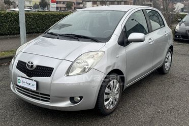 TOYOTA Yaris 1.3 5 porte Luna