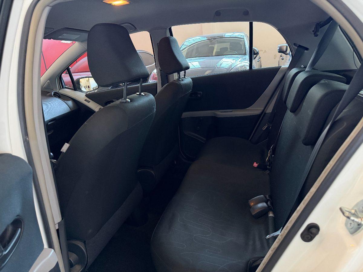 TOYOTA - Yaris - 1.0 5p.