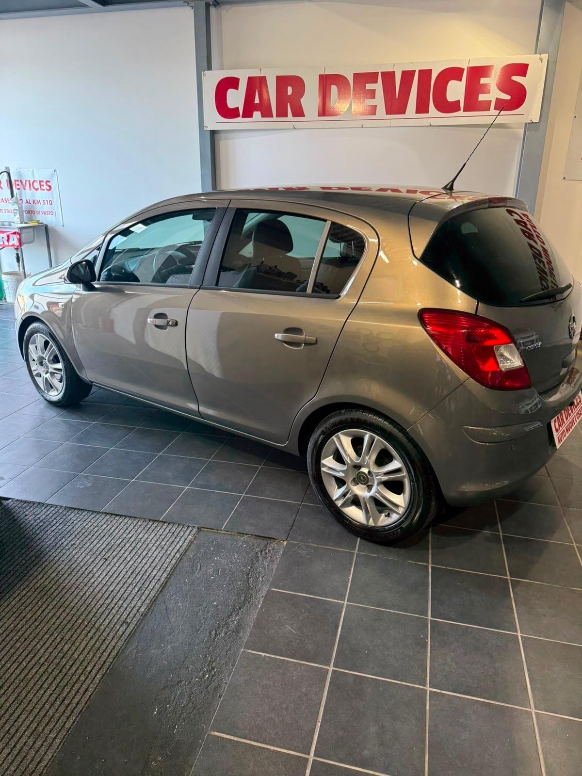 Opel Corsa 1.2 85CV 5 porte GPL-TECH -NEOPATENTATI
