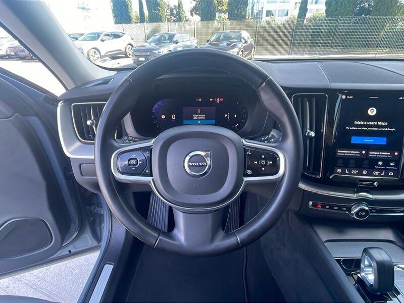 Volvo XC60 B4 D AWD automatico Plus Dark