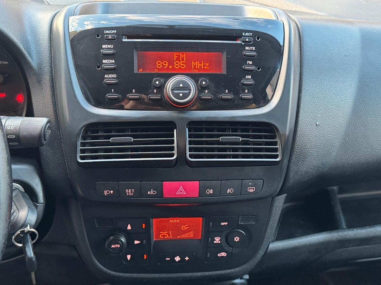 OPEL COMBO 1.6 CDTI 105 CV. 5 POSTI GANCIO TRAINO