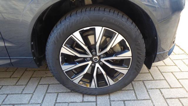 VOLVO XC60 B4 (d) AWD automatico Plus Dark