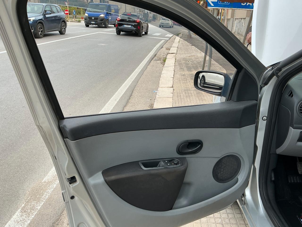 Renault Clio Storia 1.2 5 porte