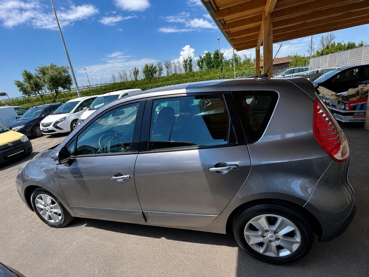 Renault Scenic Scénic X-Mod 1.9 dCi 130CV Luxe 2011