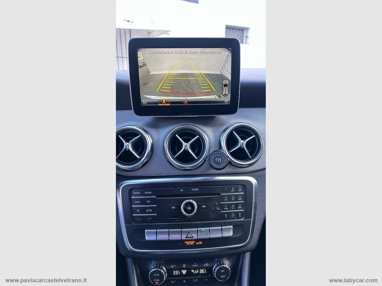 MERCEDES-BENZ GLA 200 d Automatic Premium