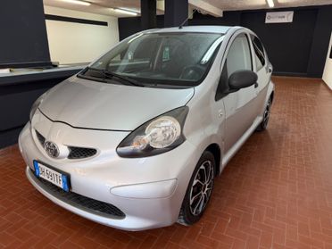 Toyota Aygo 1.0 12V VVT-i 5 porte Sol