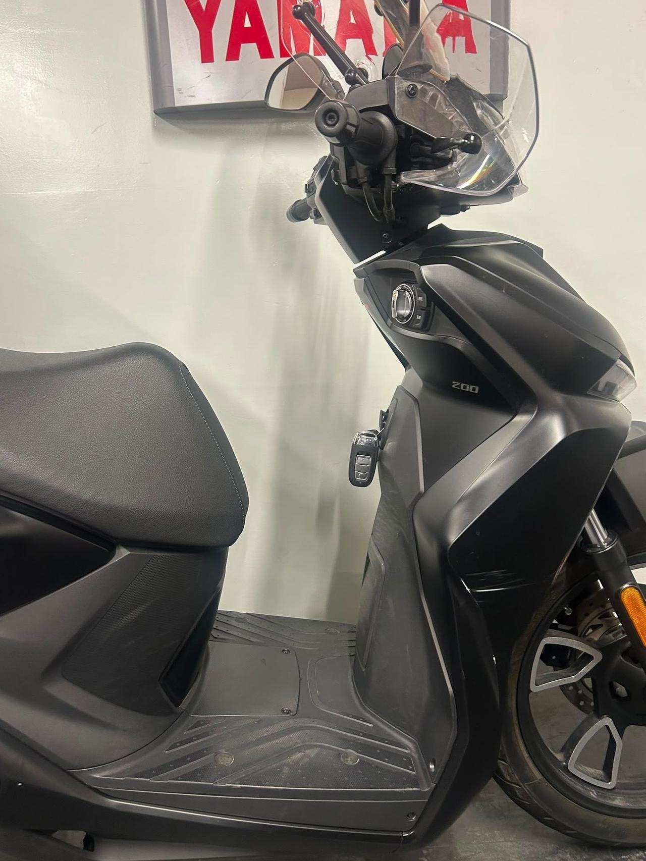 Voge SR 16 / 200