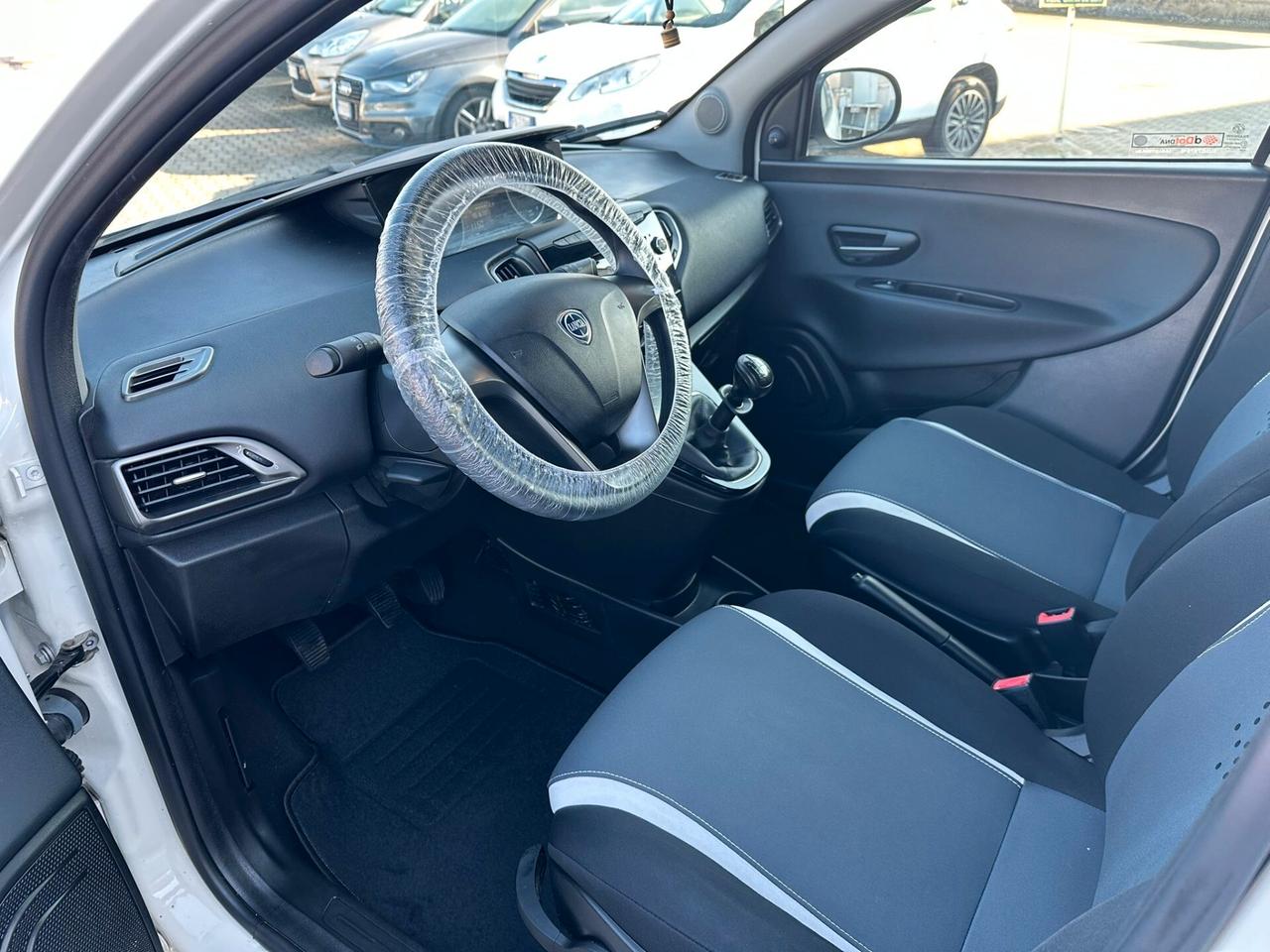 Lancia Ypsilon 1.2 69 CV 5 porte Elle