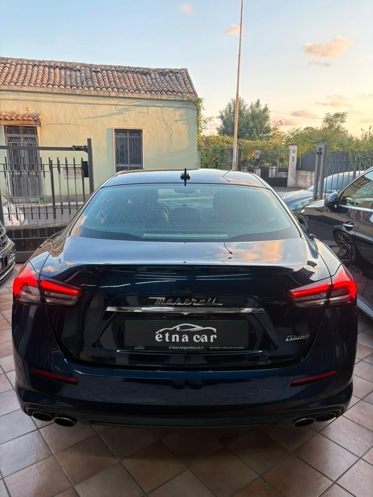 Maserati Ghibli L4 330 CV MHEV Gransport