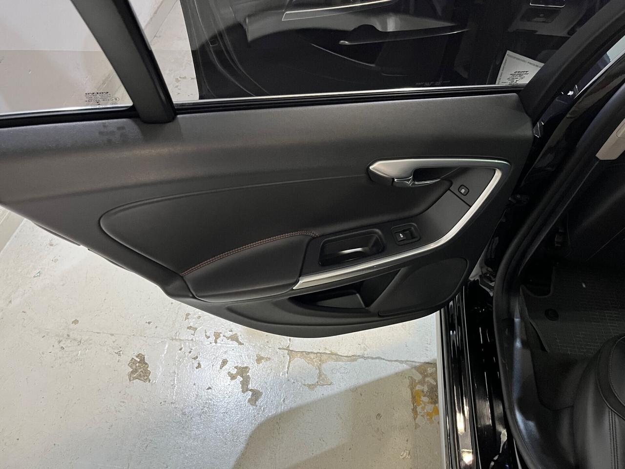 Volvo V60 D4 Geartronic Ocean Race