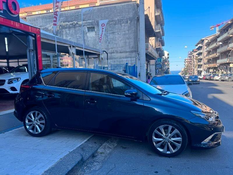 Toyota Auris 1.6 D-4D Lounge