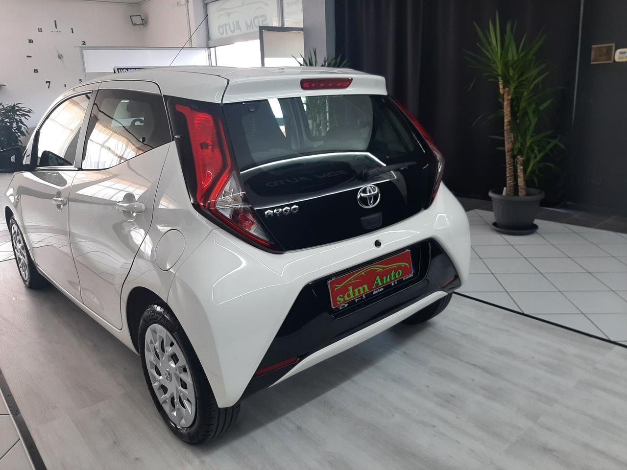 Toyota Aygo 1.0 VVT-i 72 CV 5 porte x-cite
