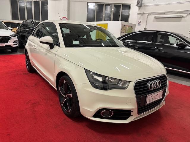 AUDI - A1 1.2 tfsi Attraction c/clima