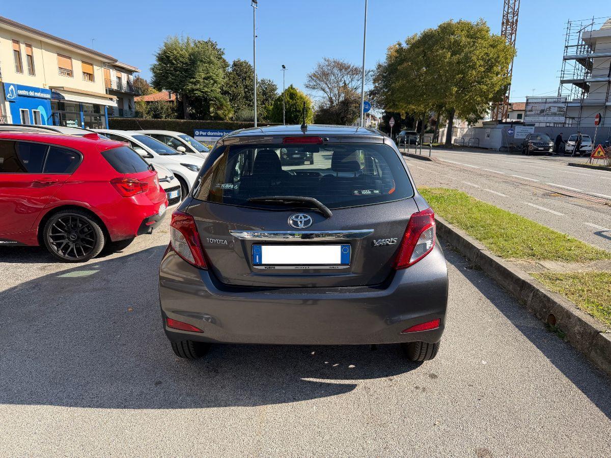 TOYOTA - Yaris - 1.0 3 porte Active NEOPATENTATI