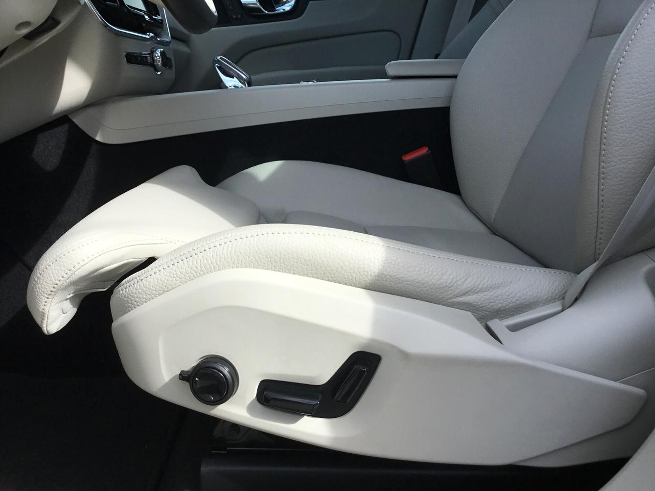 Volvo XC60 B4 (d) AWD Geartronic Inscription
