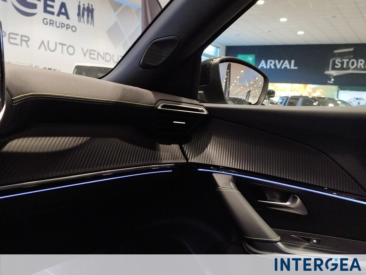 PEUGEOT 2008 1.2 hybrid GT 145cv e-dcs6