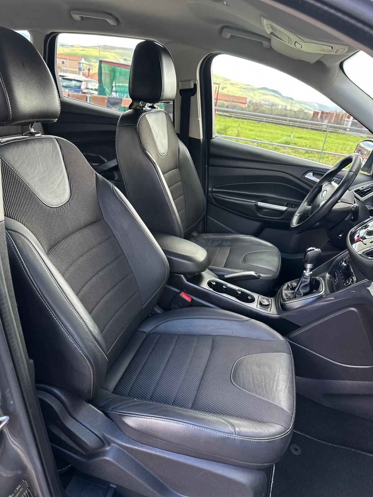 Ford Kuga 2.0 TDCI 140 CV 4WD Titanium