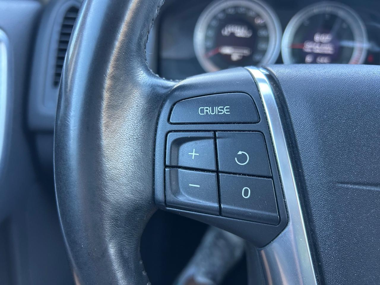 Volvo XC 60 XC60 D5 AWD Geartronic Momentum