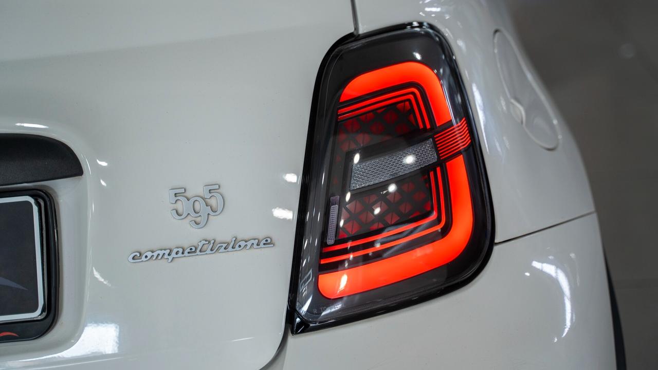 Abarth 595 Competizione 1.4 T JET 180 CV AUTO SABELT BEATS CARBON AKRAPOVIC FULL OPTIONAL