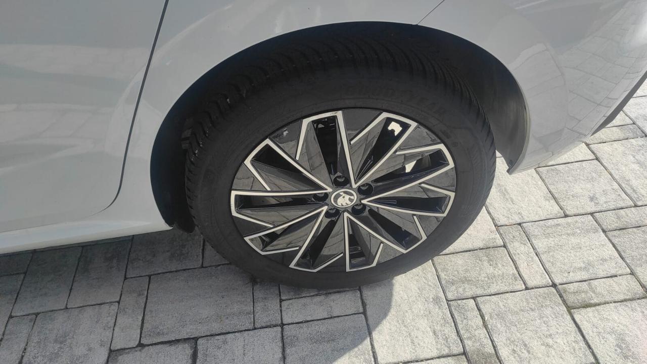 SKODA KAMIQ 1.0 TSI 115CV MONTECARLO