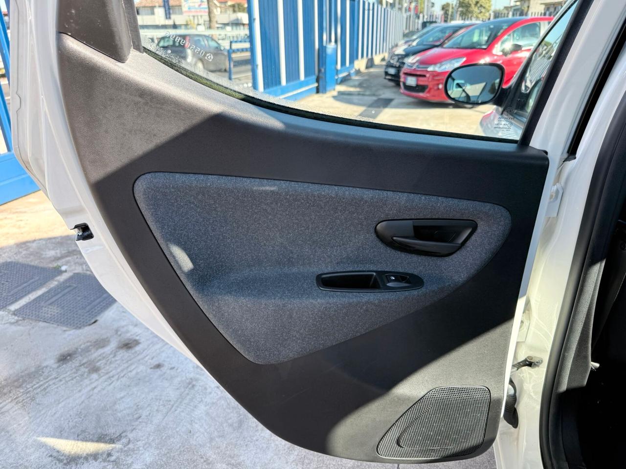 Lancia Ypsilon 1.2 69 CV 5 porte S&S Platinum